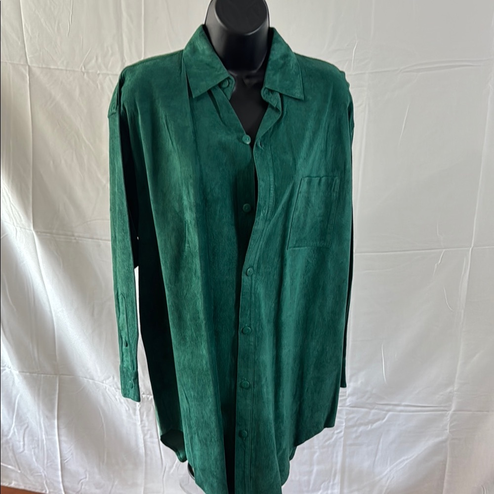 Emerald Green Relaxed Fit Blouse with Classic Collar
